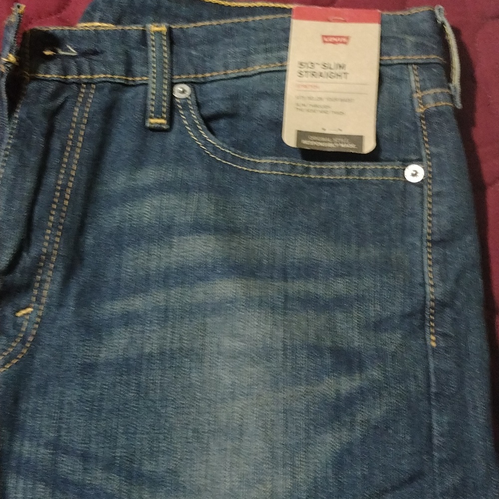 Levi's - Picture 2 of 3
